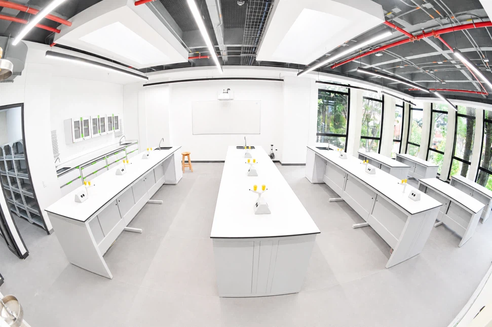 Lab Benchtops: Which Surface is Best?