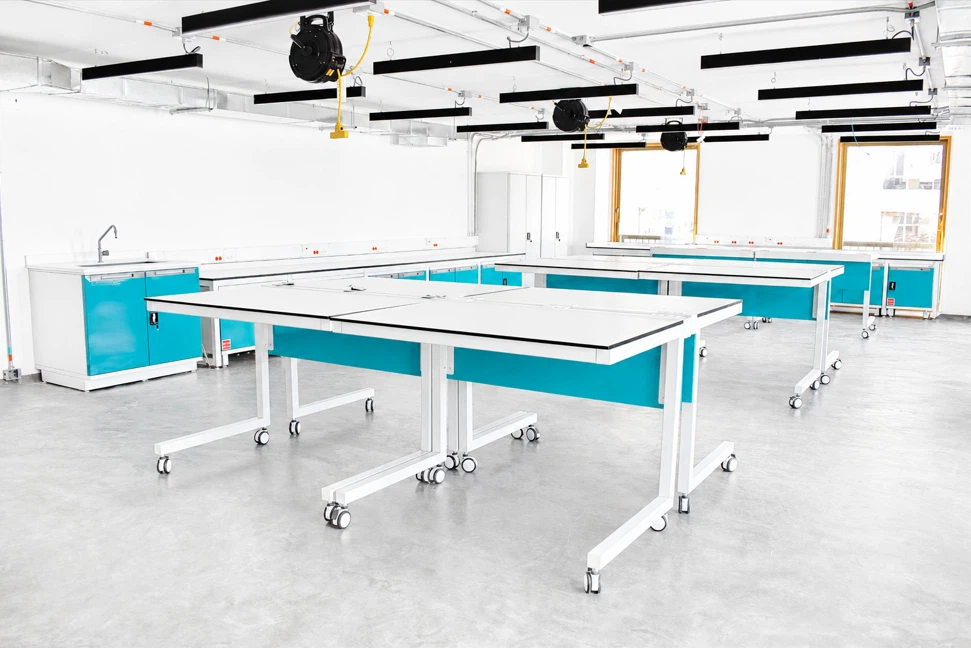 Phenolic Benches: Chemical Resistance